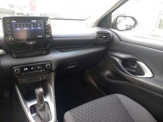 TOYOTA Yaris usata 23