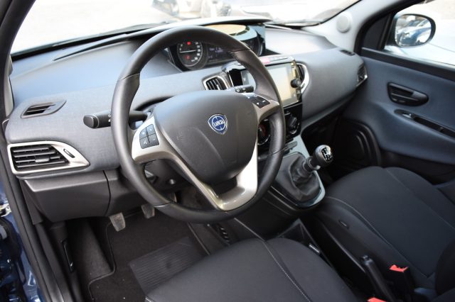 LANCIA Ypsilon usata, con Autoradio