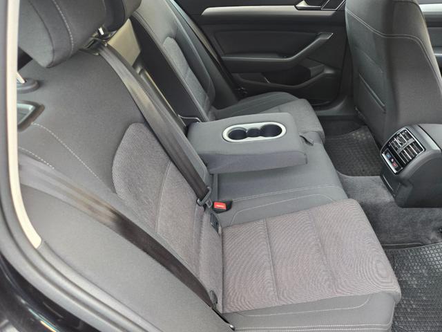 VOLKSWAGEN Passat Variant usata, con Alzacristalli elettrici