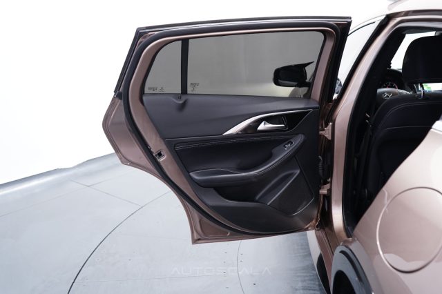 INFINITI Q30 usata, con Vivavoce