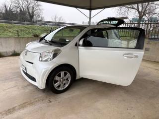TOYOTA iQ usata 32