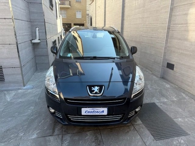 PEUGEOT 5008 usata, con Airbag