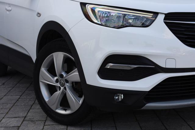 OPEL Grandland X usata, con Luci diurne LED