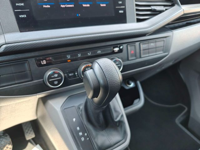 VOLKSWAGEN Caravelle usata 21