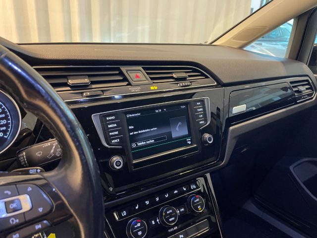 VOLKSWAGEN Touran usata, con Controllo trazione