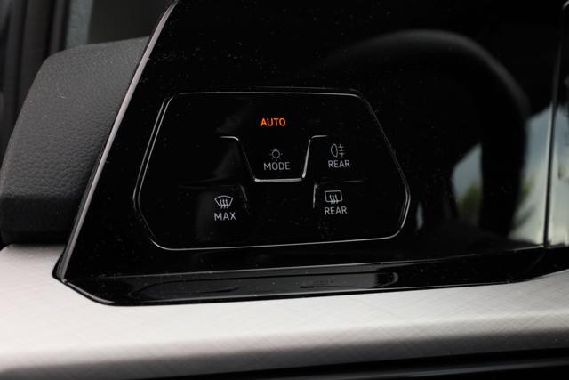 VOLKSWAGEN Golf Variant usata, con Telecamera per parcheggio assistito