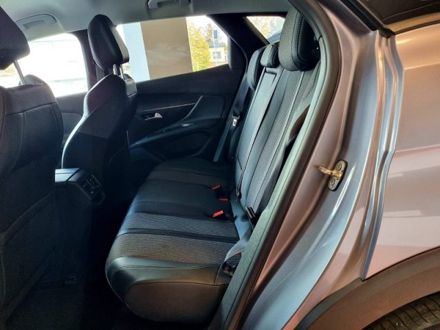 PEUGEOT 3008 usata, con Volante in pelle