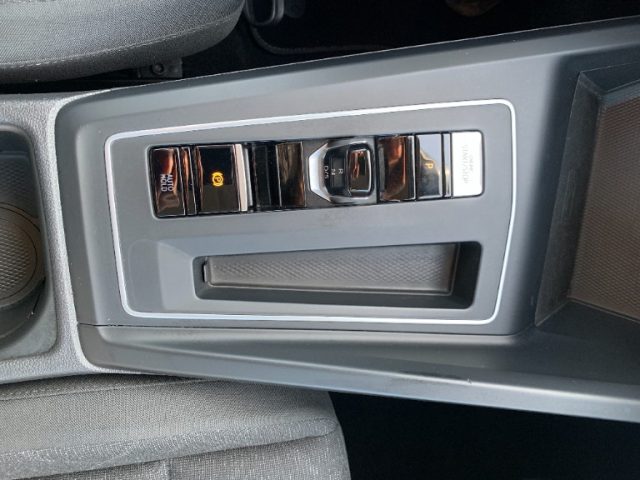 VOLKSWAGEN Golf usata, con ESP