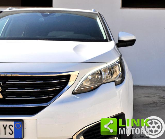 PEUGEOT 5008 usata, con Volante multifunzione