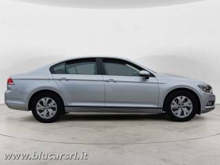 VOLKSWAGEN Passat usata, con Airbag