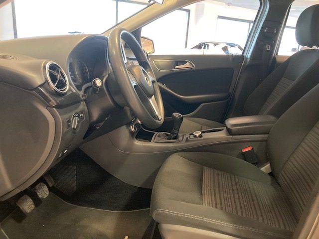 MERCEDES-BENZ B 180 usata, con Cerchi in lega