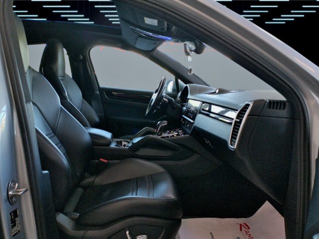 PORSCHE Cayenne usata 19