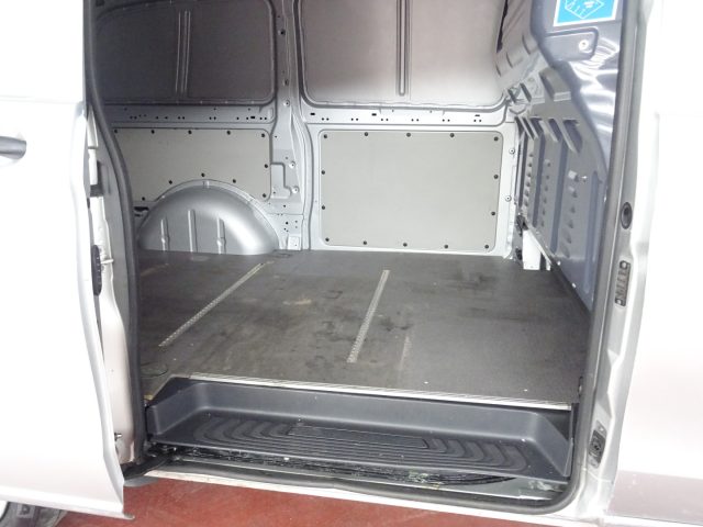 MERCEDES-BENZ Vito usata, con Climatizzatore
