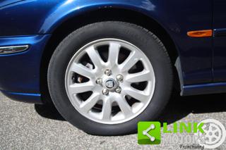 JAGUAR X-Type usata, con Controllo trazione
