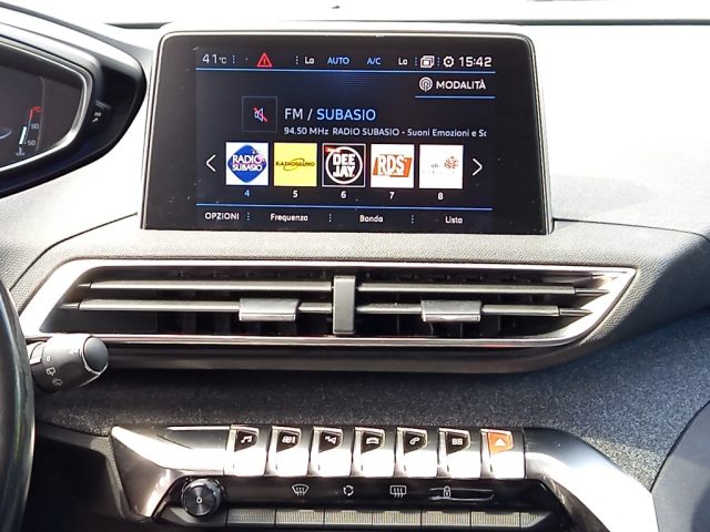 PEUGEOT 3008 usata, con Sistema di navigazione