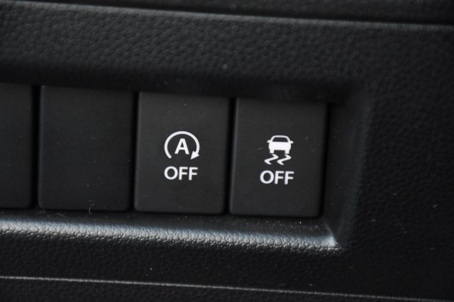 SUZUKI Ignis usata, con USB