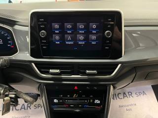 VOLKSWAGEN T-Roc usata, con Leve al volante