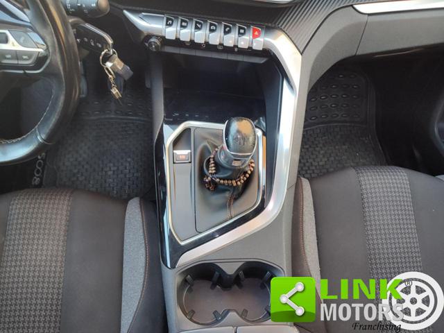 PEUGEOT 5008 usata 29