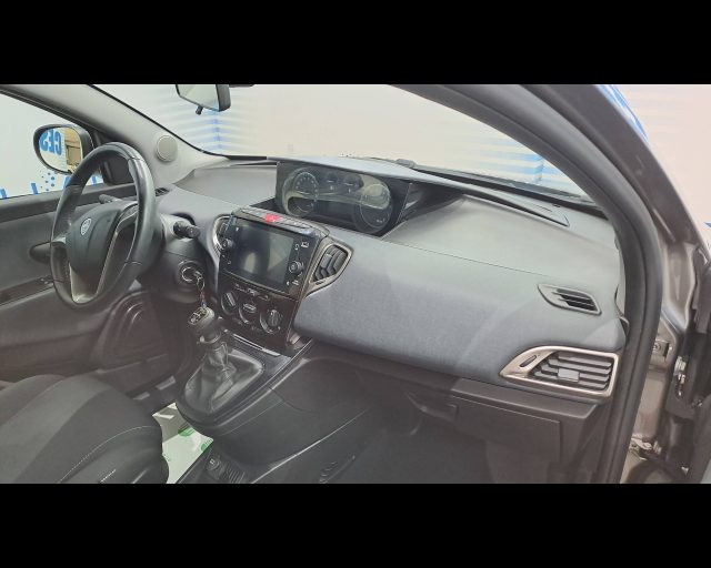 LANCIA Ypsilon usata 19