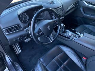 MASERATI Levante usata, con Leve al volante