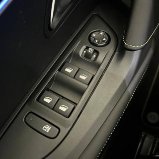 PEUGEOT 2008 usata, con Controllo elettronico della corsia