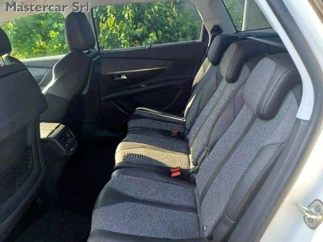PEUGEOT 5008 usata, con Chiusura centralizzata