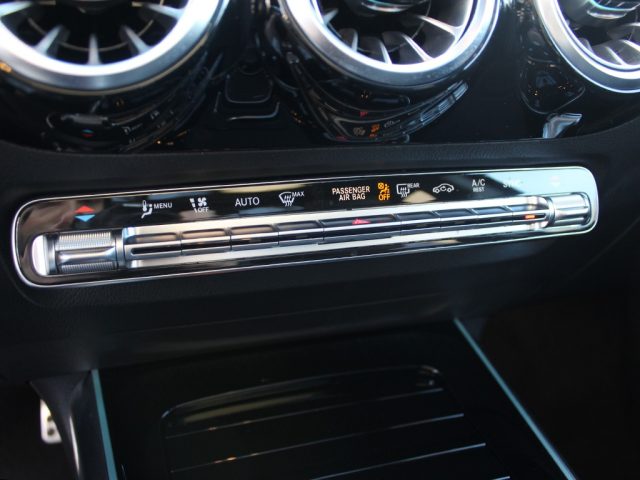MERCEDES-BENZ GLA 220 usata, con Specchietti laterali elettrici