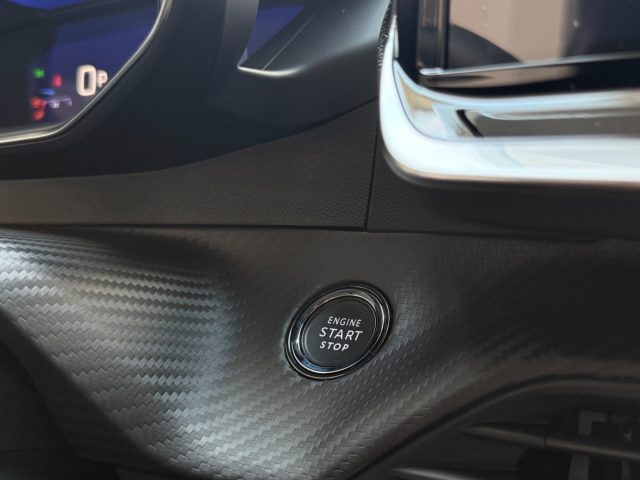 PEUGEOT 2008 usata, con Autoradio digitale