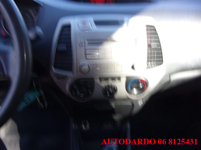 HYUNDAI i20 usata 10