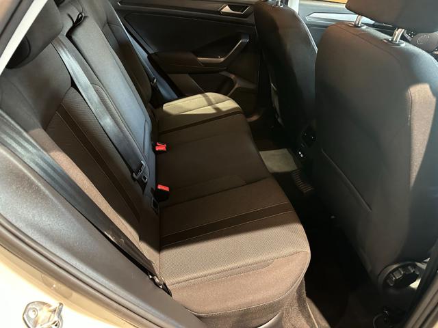 VOLKSWAGEN T-Roc usata, con Sedile posteriore sdoppiato