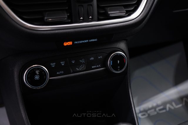 FORD Fiesta usata, con Fari LED