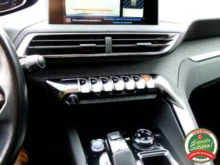 PEUGEOT 3008 usata, con Touch screen