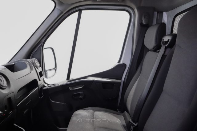 RENAULT Master usata, con Autoradio digitale