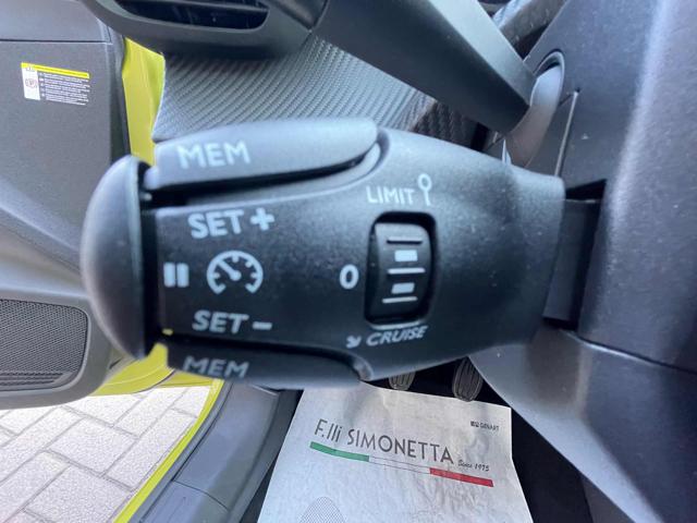 PEUGEOT 208 usata, con USB