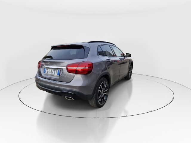 MERCEDES-BENZ GLA 200 usata, con Airbag