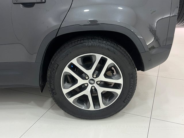 LAND ROVER Defender usata, con Autoradio digitale