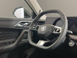 MG HS usata, con Touch screen