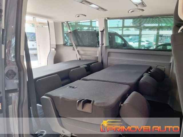 VOLKSWAGEN Caravelle usata 4