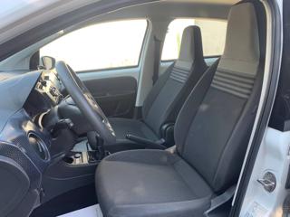 VOLKSWAGEN up! usata, con Controllo vocale