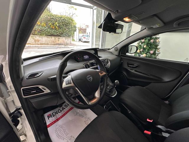 LANCIA Ypsilon usata, con Park Distance Control