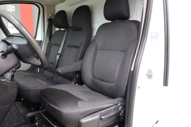 RENAULT Trafic usata, con Autoradio