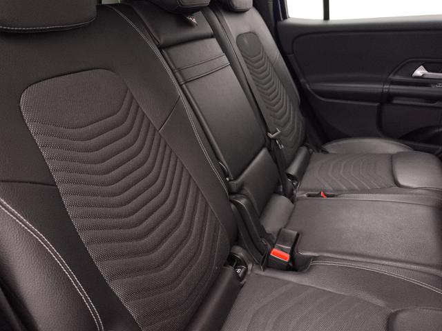 MERCEDES-BENZ GLB 180 usata, con Fari LED