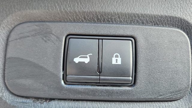 NISSAN Qashqai usata, con Vetri oscurati