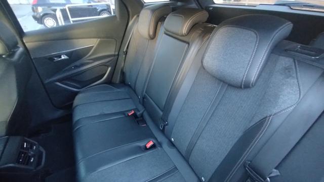 PEUGEOT 3008 usata, con Leve al volante