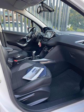 PEUGEOT 2008 usata, con Cruise Control