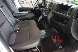 PEUGEOT Boxer usata, con Autoradio digitale
