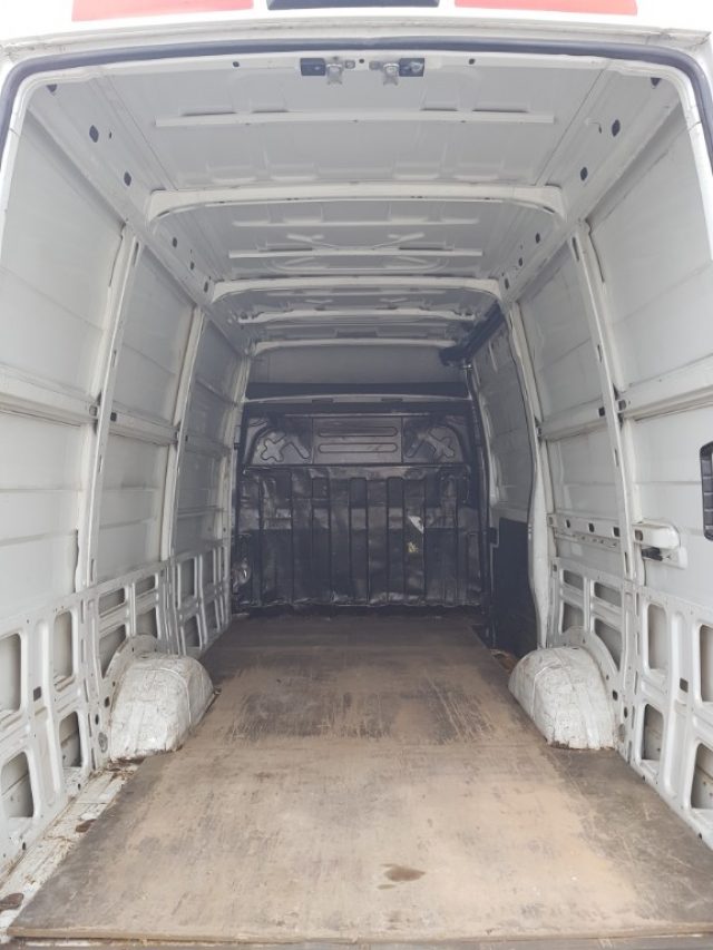 IVECO Daily usata, con Autoradio