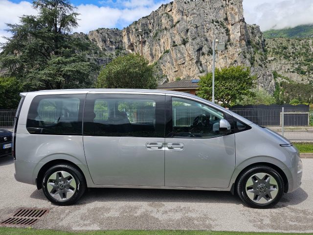 HYUNDAI Staria usata, con Autoradio