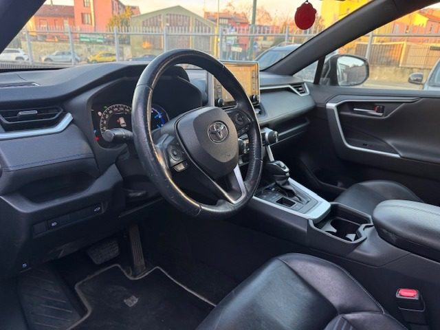 TOYOTA RAV 4 MY23 usata, con Cerchi in lega