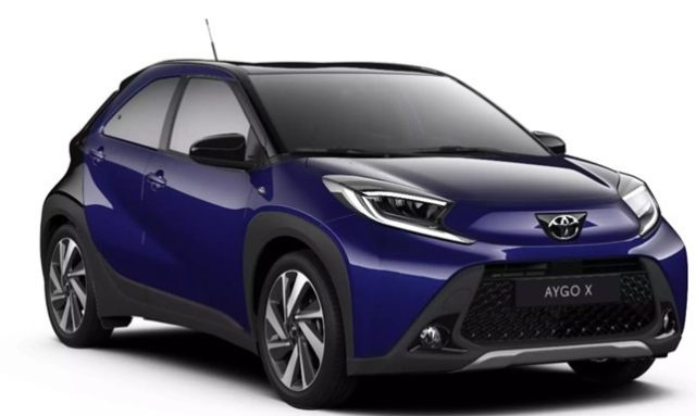 TOYOTA Aygo X usata, con Autoradio